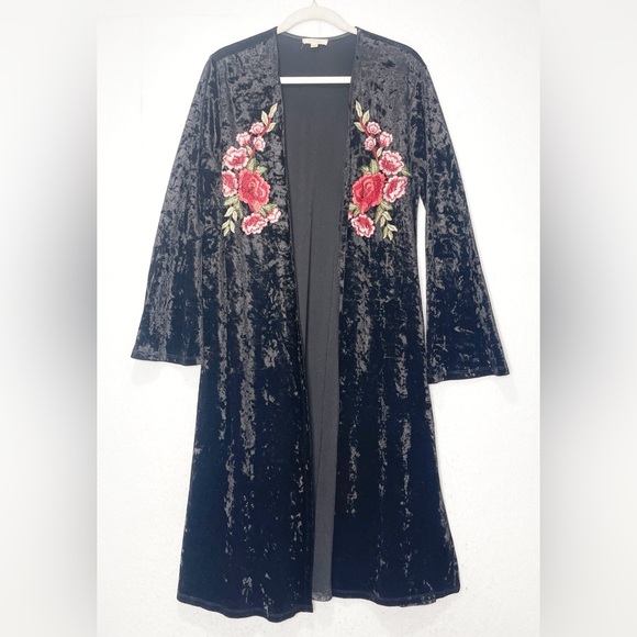 Flawless Black Velvet Rose Embroidery Duster Open Cardigan Bell Sleeve Witchy - Picture 2 of 8